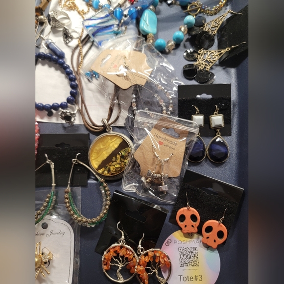 Not So Mystery Jewelry Envelope 1 piece of Jewelry pictured in ea envelope. - Picture 7 of 16